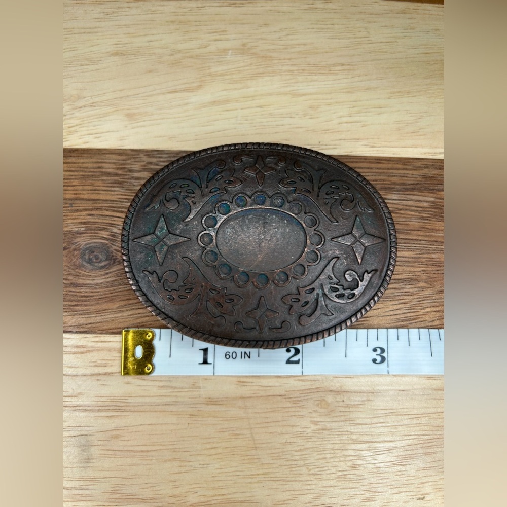Western belt buckle with floral detail